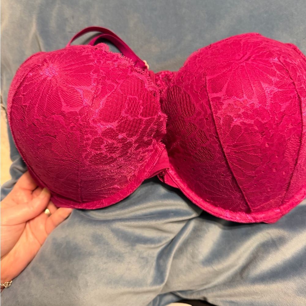 LIGHTLY-LINED RACERBACK DEMI BRA